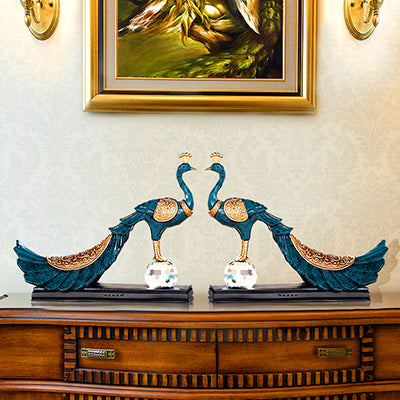 Regal Peacock Garden Bird Statue
